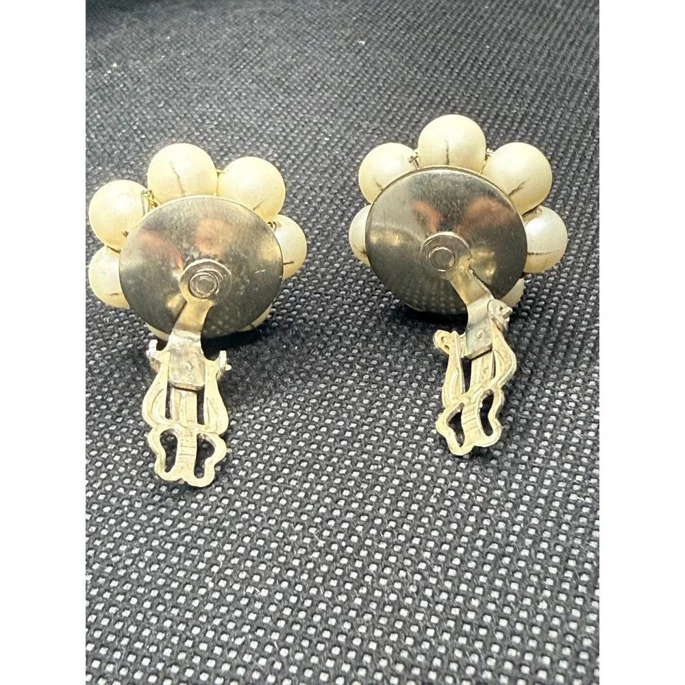 VTG Japan Faux Pearl Cluster Clip On Earrings Cream Floral Mid Century Silver